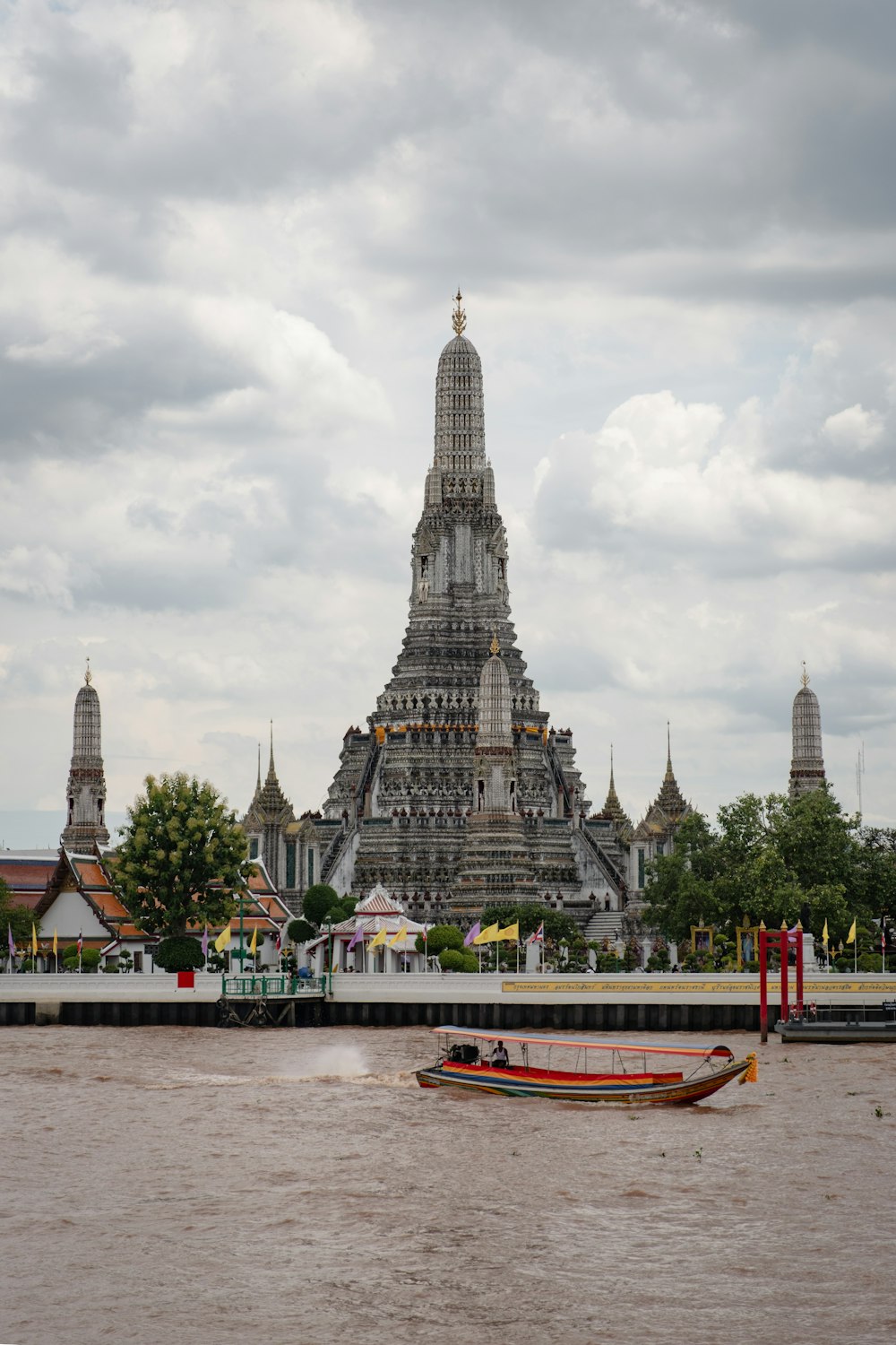 Wat Arun, Bangkok — Thailand